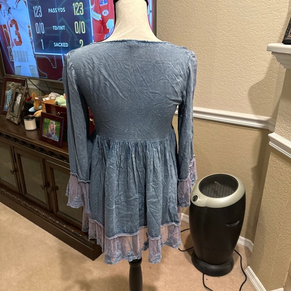 Women’s Sacred Hearts Bojo Top  Size Small - Picture 4 of 4